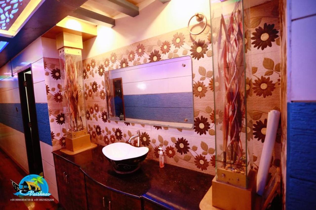 Hotel Vaishnav Tours Alappuzha Exterior foto