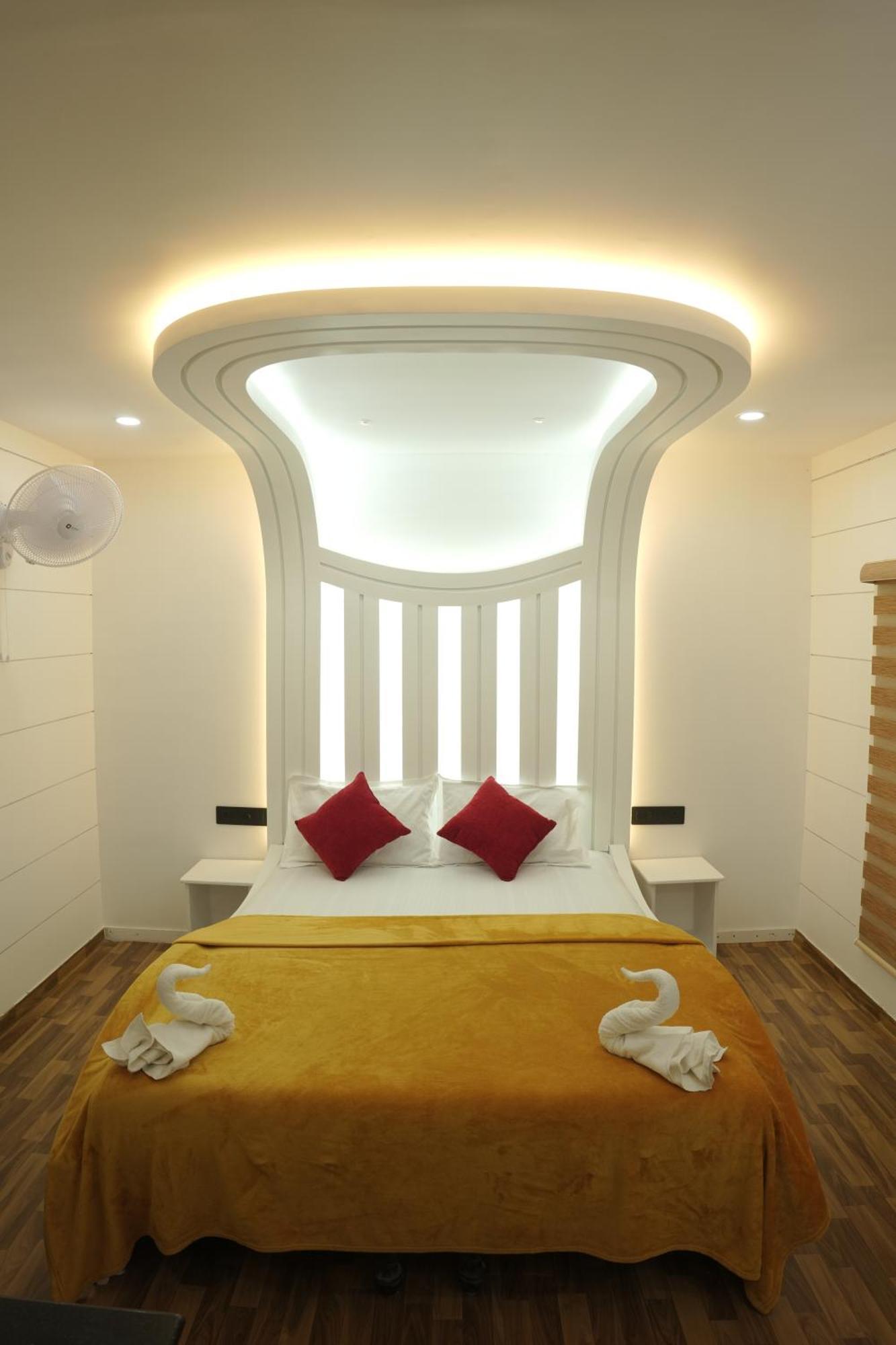 Hotel Vaishnav Tours Alappuzha Exterior foto